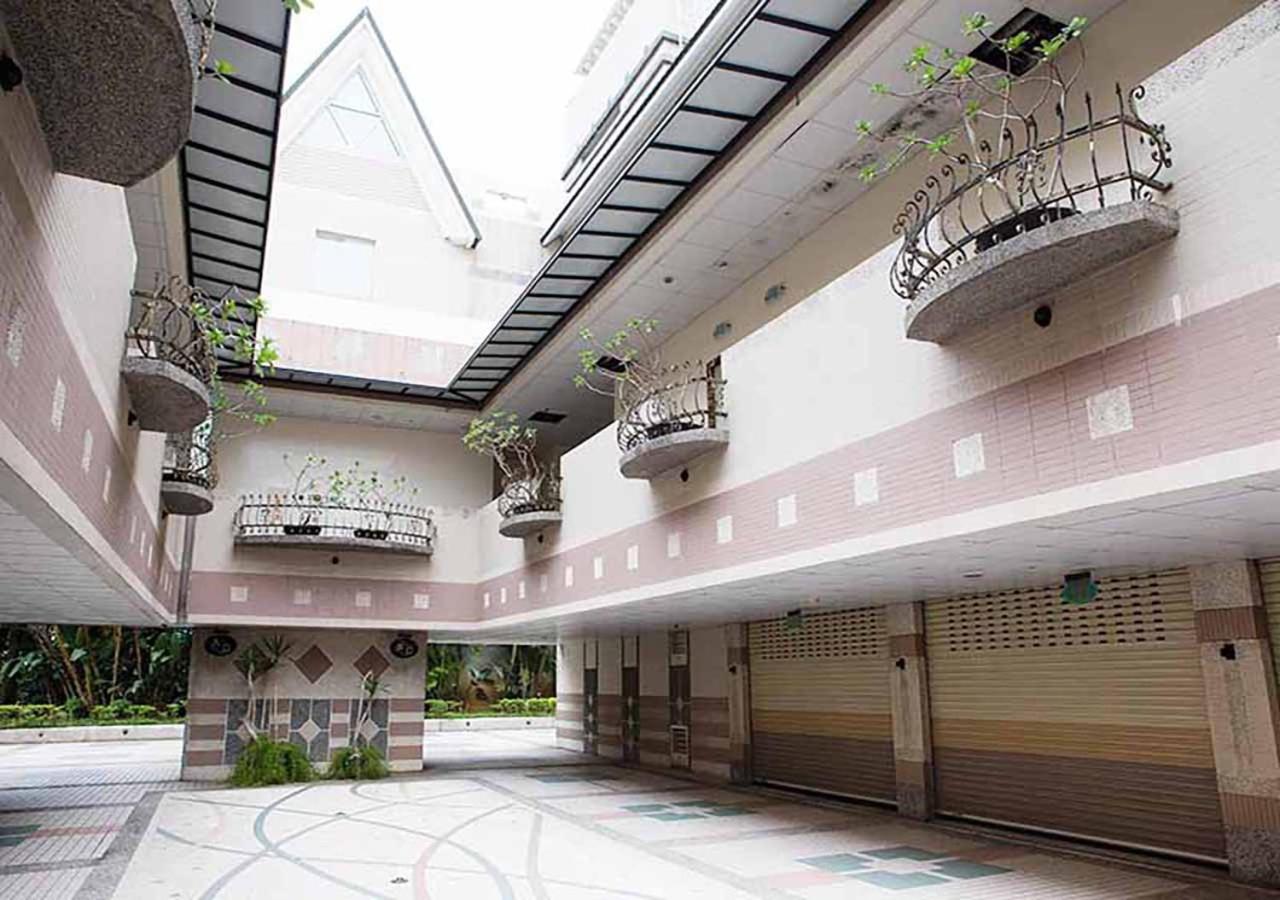 Royal Group Motel Chien Kuo Branch Kaohsiung Bagian luar foto